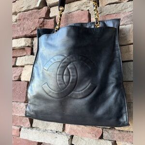 CHANEL CC Black Leather Tote